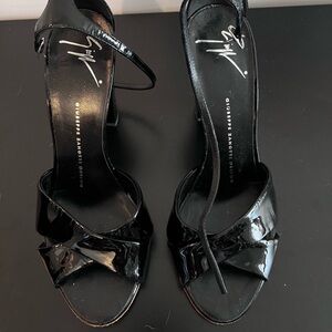 Giuseppe Zanotti Black Patent Leather Crisscross Ankle Strap Sandals
